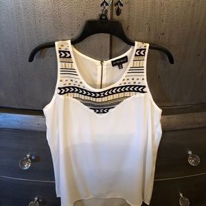 Dressy shirt with design